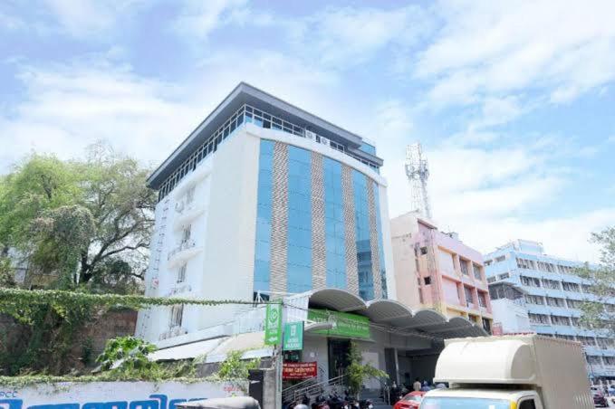 The Southgate Business Hotel Thiruvananthapuram Exterior foto